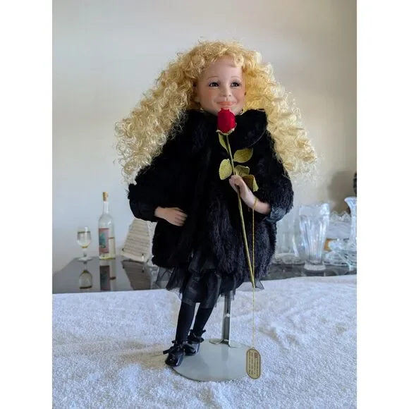 American Beauty#A-111Wimbledon Collection Porcelain Doll LexingtonHall - Picture 4 of 10